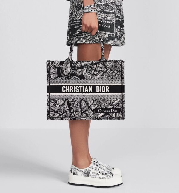 Medium Book Tote handbag number: M1296ZOMP_M46I TU