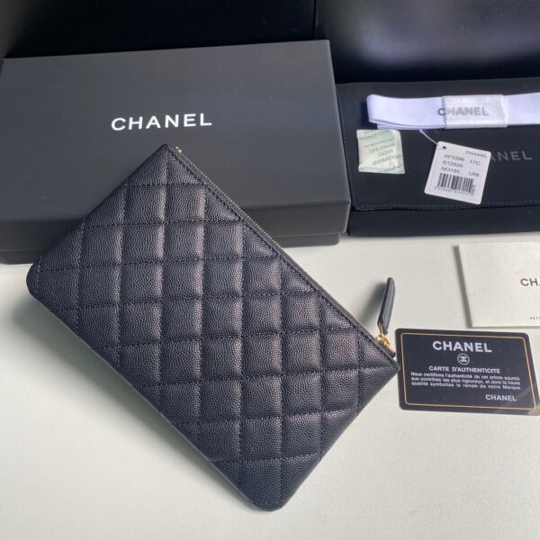 New handbag model number AP3396