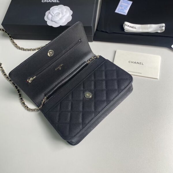 The WOC chain bag is adjustable and more convenient, with exquisite details and model number Ap3189