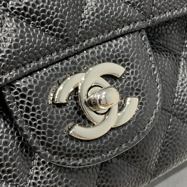 Model: 1112 Classic CF Diagonal Cross Bag Hand Silver Chain
