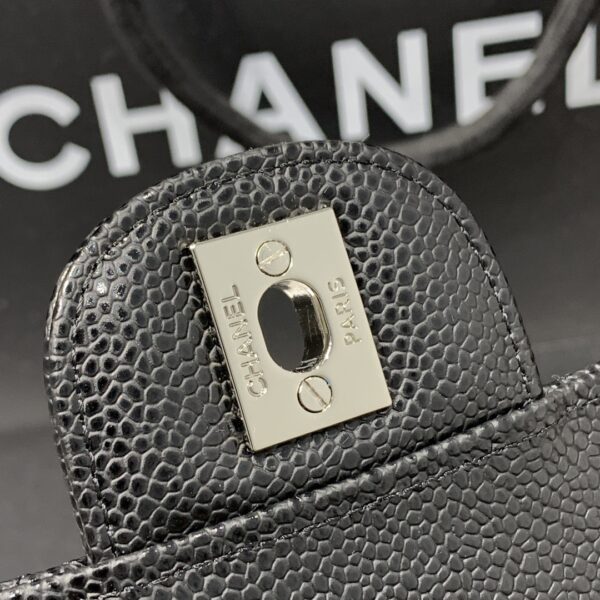 Model: 1112 Classic CF Diagonal Cross Bag Hand Silver Chain