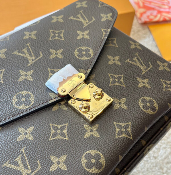 Louis Vuitton POCHETTE METIS BACKPACK  Shoulder 25cm Best Bag