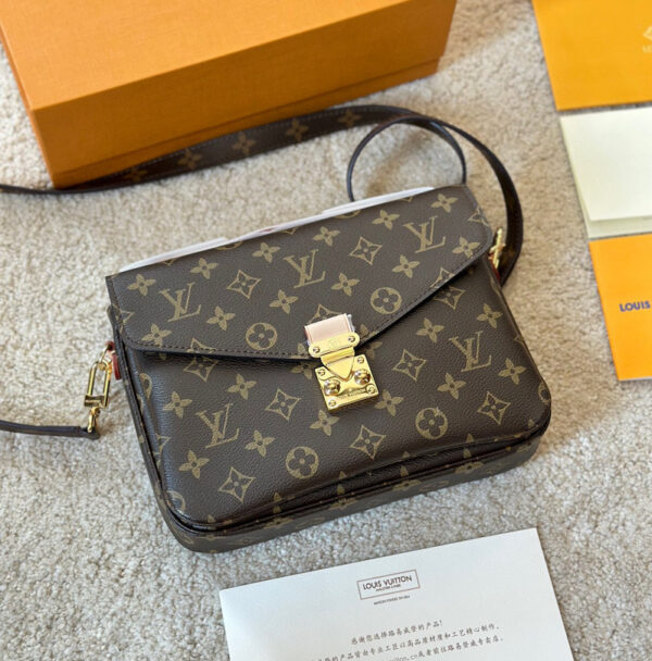 Louis Vuitton POCHETTE METIS BACKPACK  Shoulder 25cm Best Bag