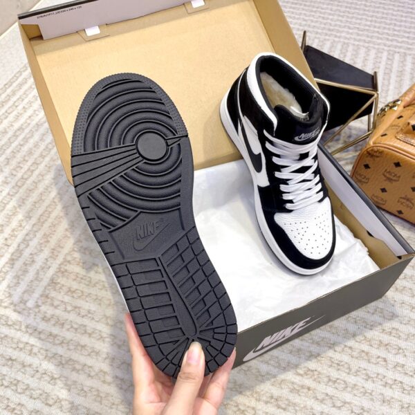 Jordan winter sports board shoes AJ classic shoe type high top series can be matched with couple's styles