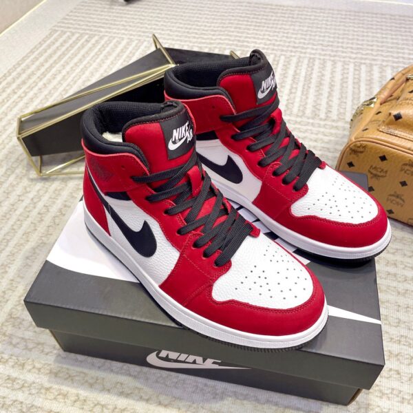 Jordan winter sports board shoes AJ classic shoe type high top series can be matched with couple's styles