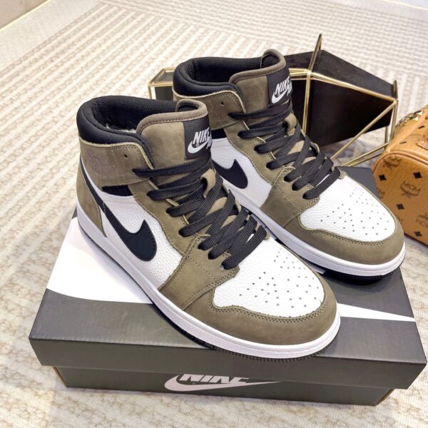 Jordan winter sports board shoes AJ classic shoe type high top series can be matched with couple's styles