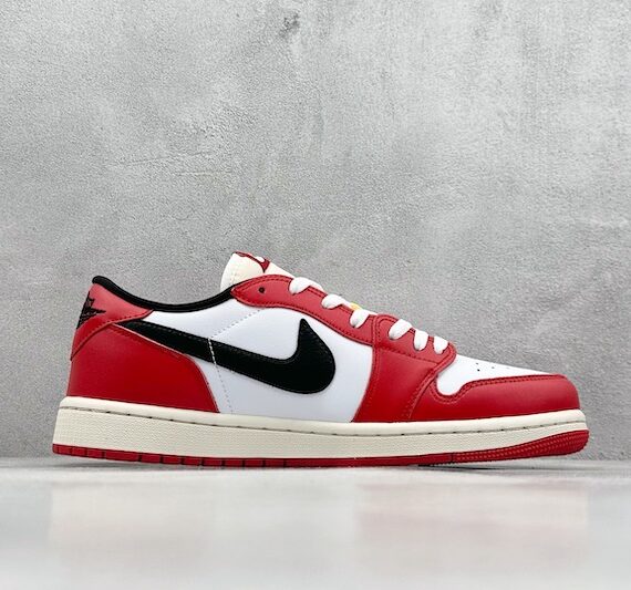 Nike AJ1 white red black hook low cut cultural and leisure sports board shoes
