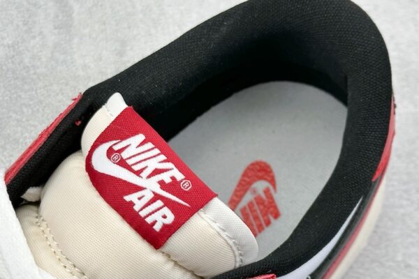 Nike AJ1 white red black hook low cut cultural and leisure sports board shoes