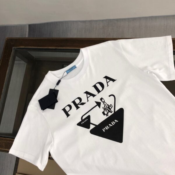 PRADA T-shirt New Traveler Element Triangle Pattern