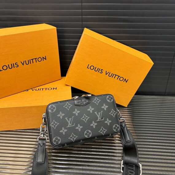Louis Vuitton crossbody bag