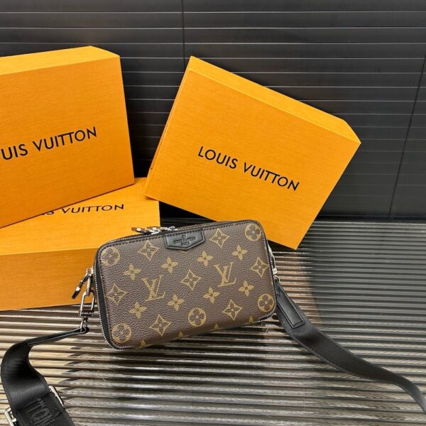 Louis Vuitton crossbody bag