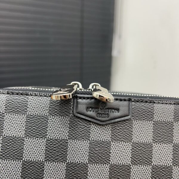 Louis Vuitton crossbody bag handbag camera bag  shoulder bag
