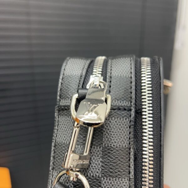 Louis Vuitton crossbody bag handbag camera bag  shoulder bag