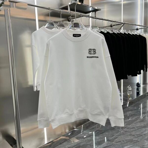 Balenciaga Sweatshirt Signature A Blend of Style and Luxury