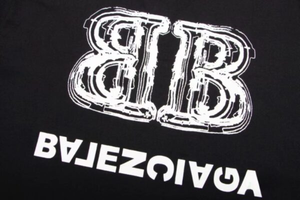 Balenciaga Sweatshirt Signature A Blend of Style and Luxury