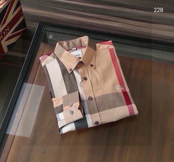 Burberry shirt long sleeved made of pure cotton fabric